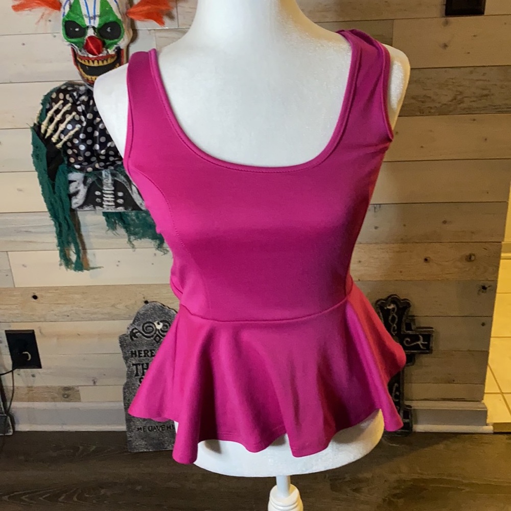 Pink open back top💕 - Picture 4 of 7